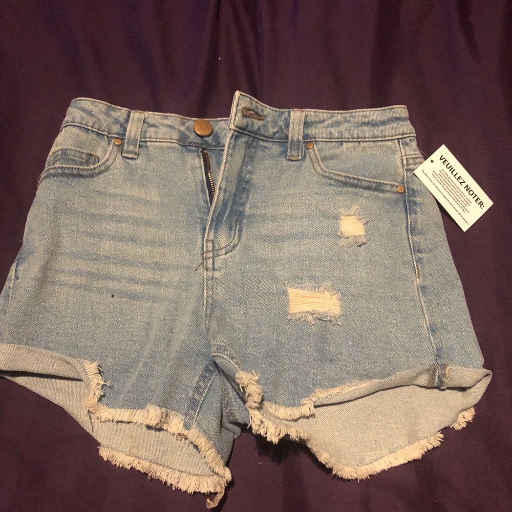 Ripped jeans short
